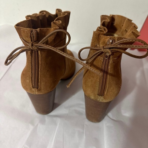 Crown & ivy suede ankle boots - Picture 2 of 6